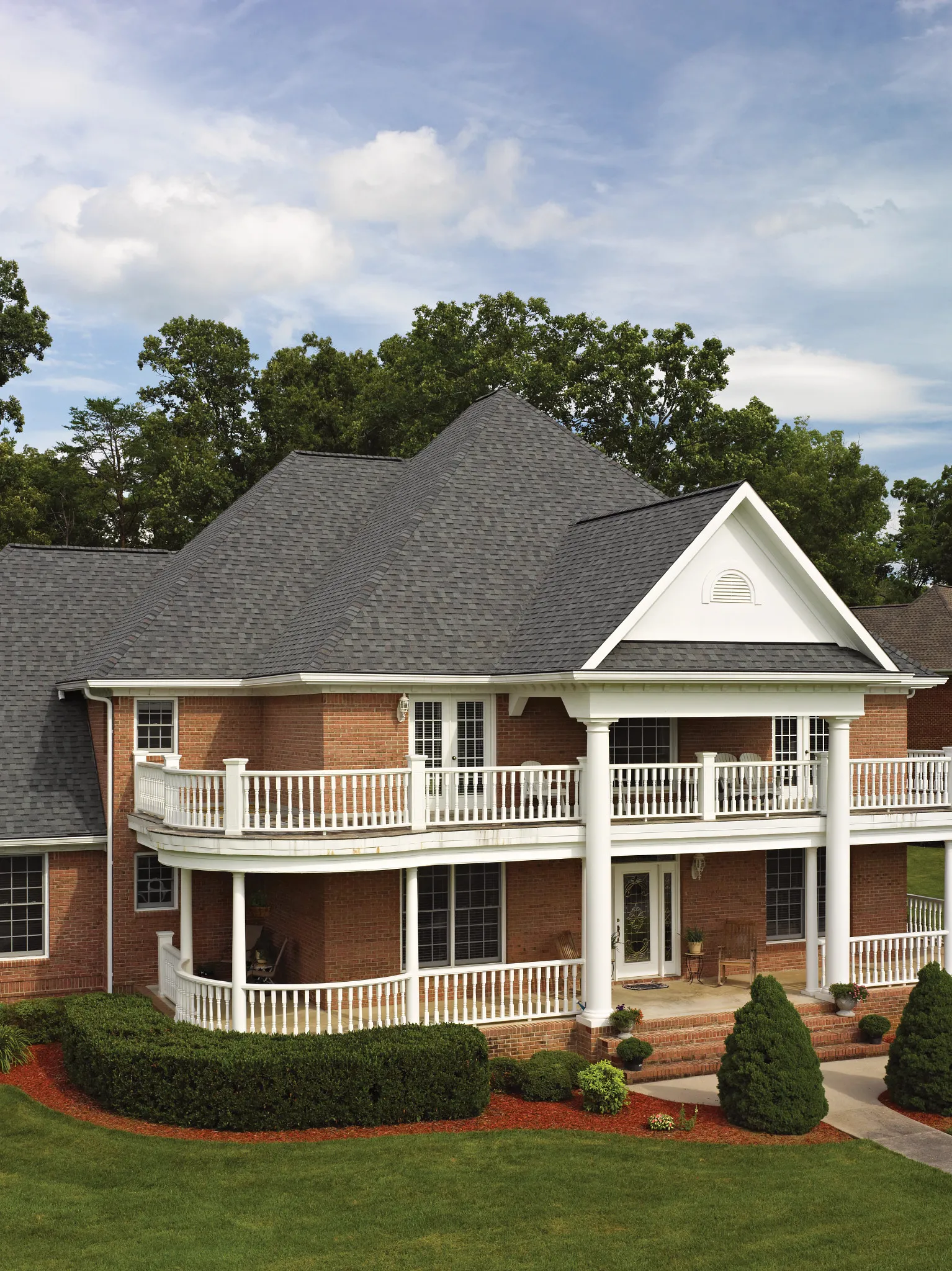 Colonial Slate on a home