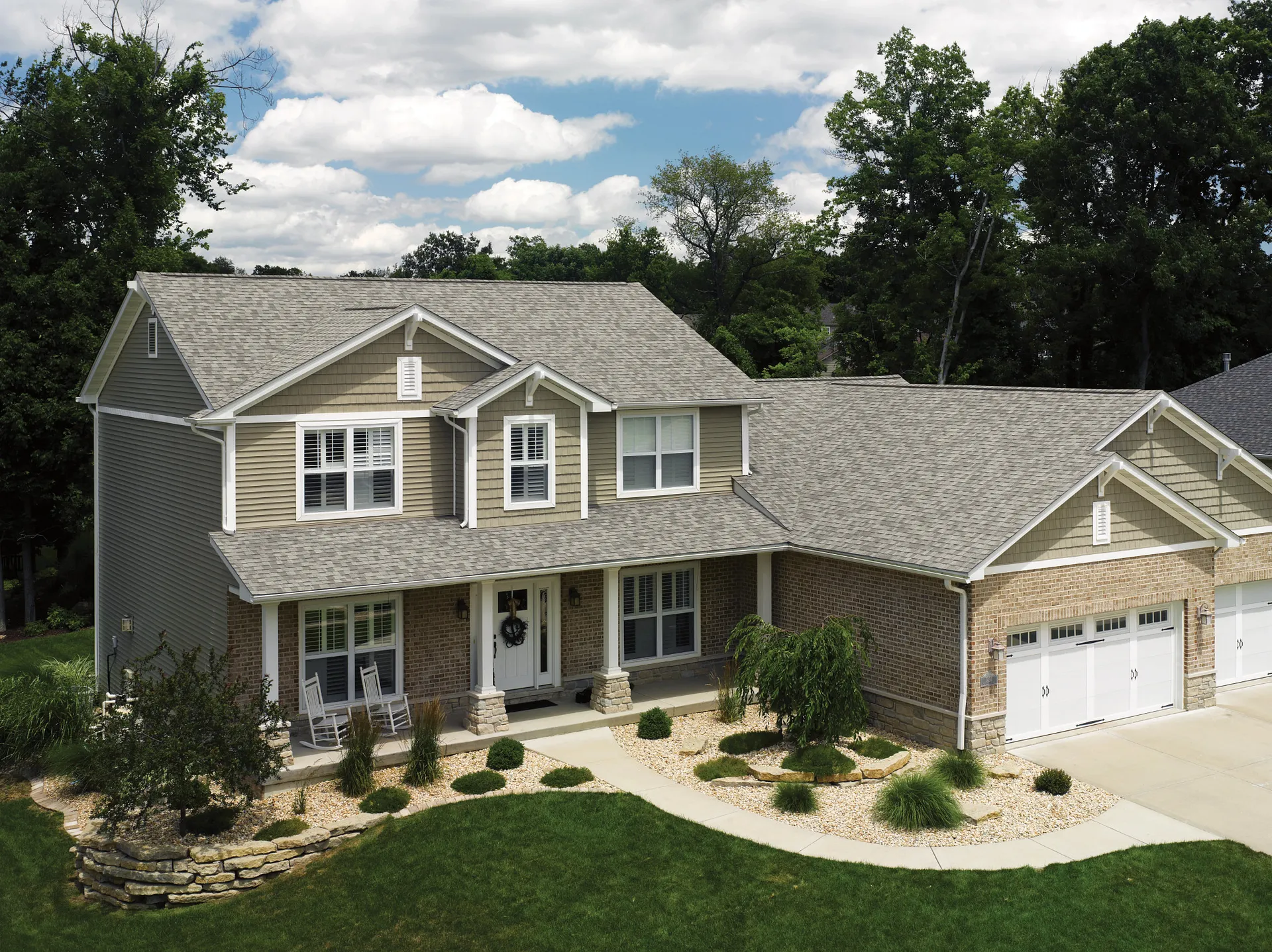 Max Def Cobblestone Gray on a home